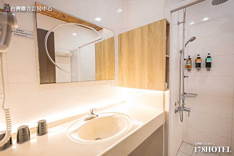 211439775.jpg (800×533)