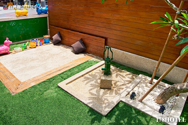 THEGarden.jpg (800×533)